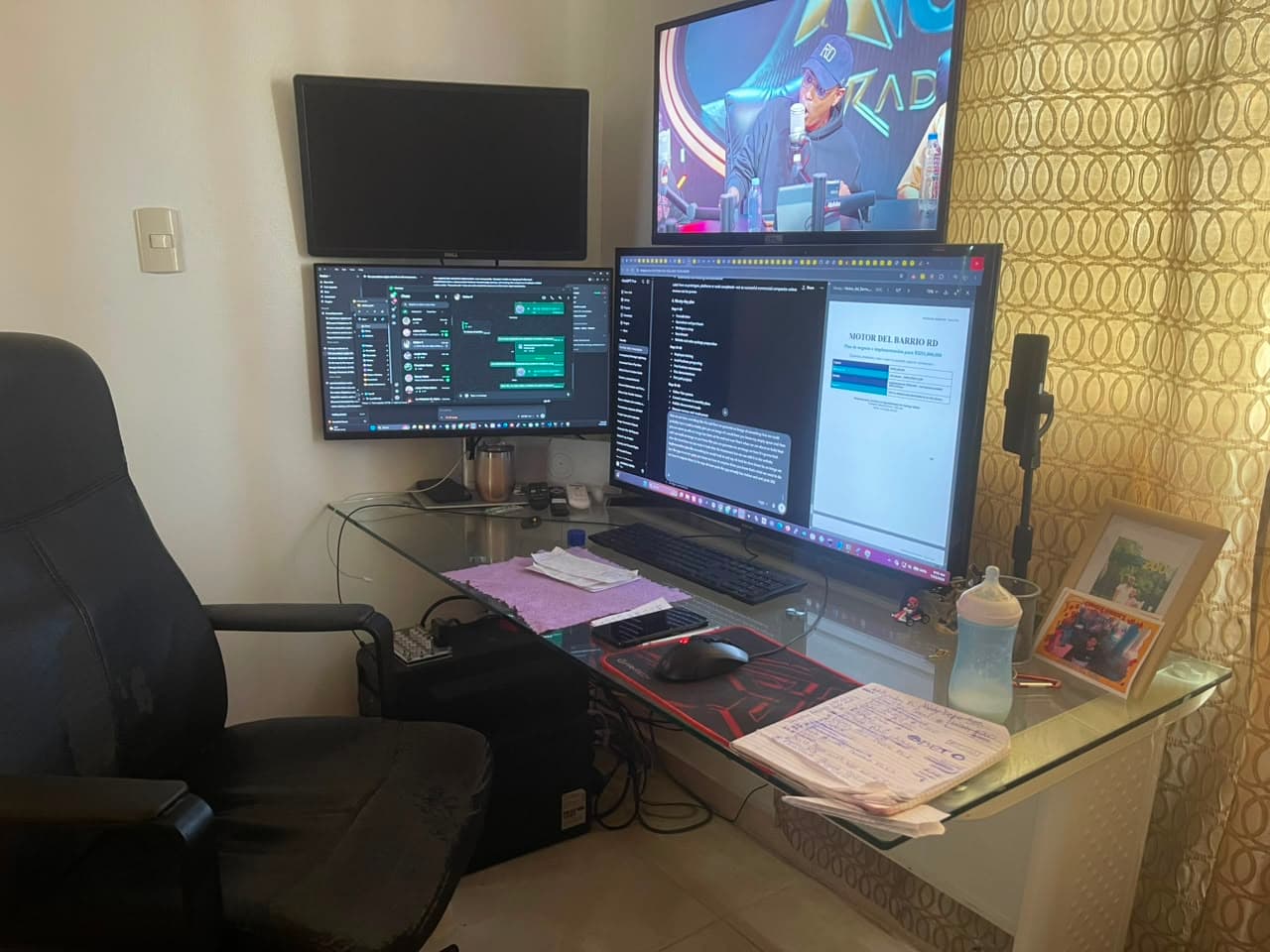 Estación actual de trabajo del fundador de BJR Labs dentro de su hogar